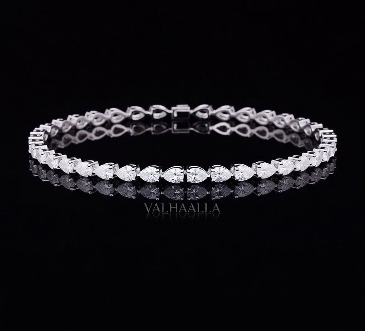 6.10 CTW Pear Cut Diamond Tennis Bracelet in Solid Gold Shared Prong